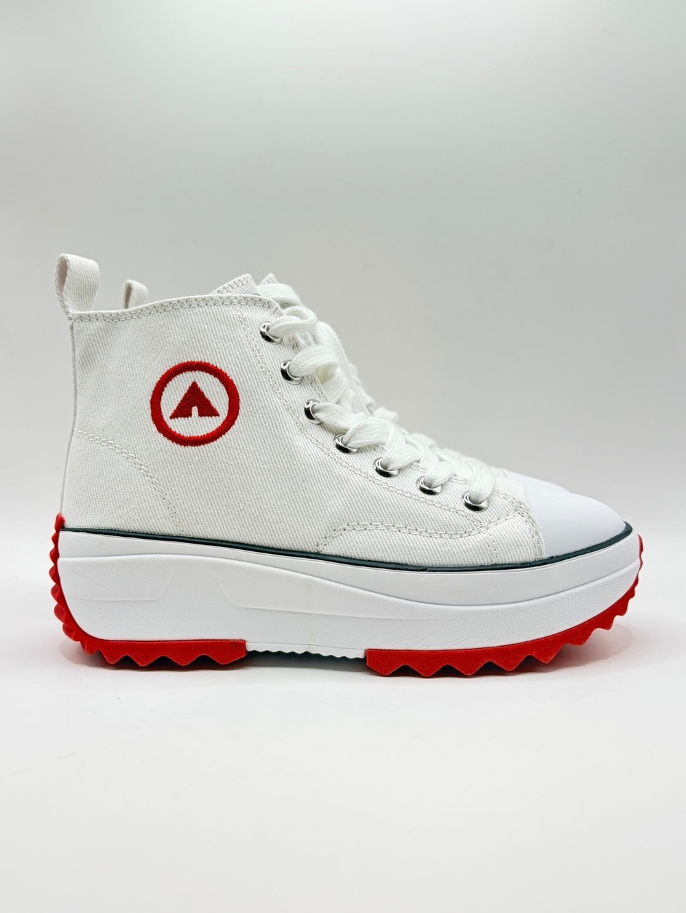 Airwalk Wanollie White High-Top Canvas Sneakers with Red Accents Size 6 Womens
